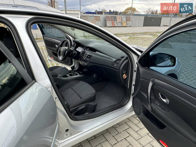 Серый Рено Лагуна, объемом двигателя 1.5 л и пробегом 266 тыс. км за 6100 $, фото 13 на Automoto.ua
