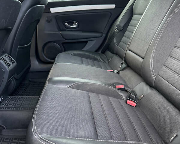 Сірий Рено Лагуна, об'ємом двигуна 1.46 л та пробігом 250 тис. км за 5650 $, фото 6 на Automoto.ua