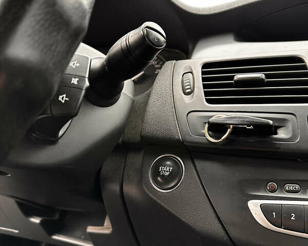 Сірий Рено Лагуна, об'ємом двигуна 1.5 л та пробігом 400 тис. км за 4850 $, фото 27 на Automoto.ua