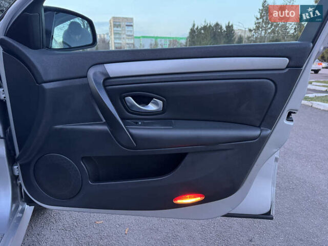 Серый Рено Лагуна, объемом двигателя 2 л и пробегом 199 тыс. км за 5499 $, фото 46 на Automoto.ua