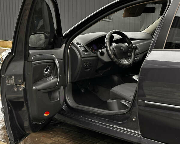 Сірий Рено Лагуна, об'ємом двигуна 1.5 л та пробігом 400 тис. км за 4850 $, фото 23 на Automoto.ua