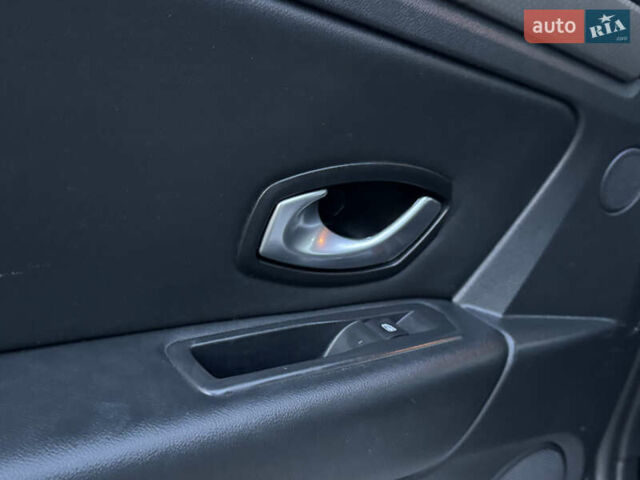 Серый Рено Лагуна, объемом двигателя 2 л и пробегом 199 тыс. км за 5499 $, фото 61 на Automoto.ua