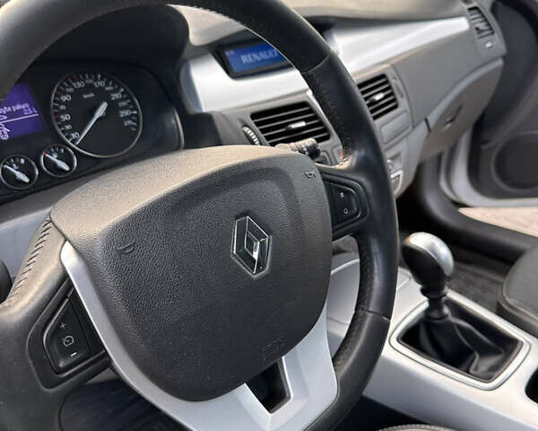 Сірий Рено Лагуна, об'ємом двигуна 1.46 л та пробігом 250 тис. км за 5650 $, фото 4 на Automoto.ua