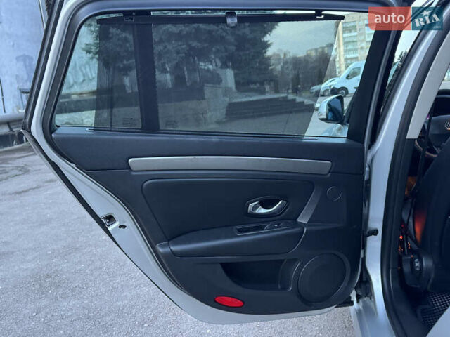 Серый Рено Лагуна, объемом двигателя 2 л и пробегом 199 тыс. км за 5499 $, фото 60 на Automoto.ua