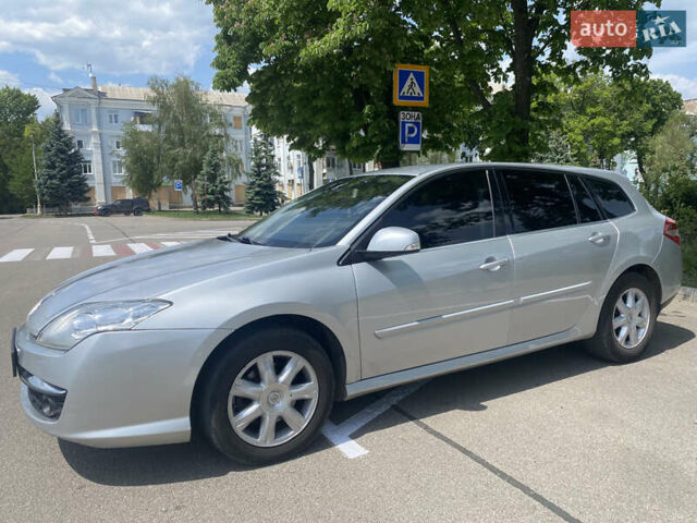 Серый Рено Лагуна, объемом двигателя 2 л и пробегом 160 тыс. км за 6000 $, фото 1 на Automoto.ua