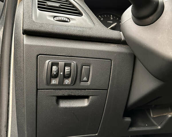 Сірий Рено Лагуна, об'ємом двигуна 1.5 л та пробігом 400 тис. км за 4850 $, фото 21 на Automoto.ua