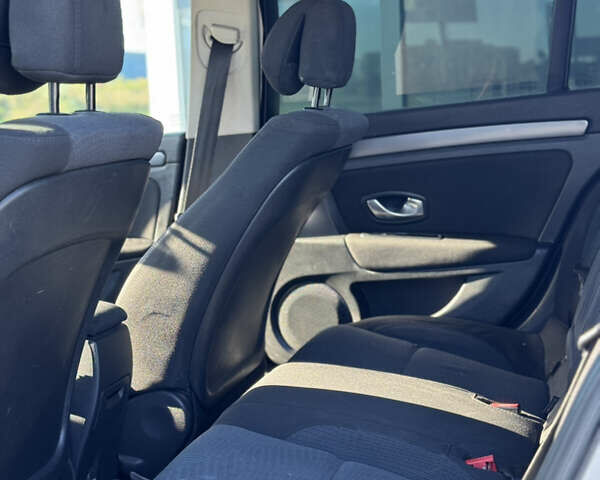 Сірий Рено Лагуна, об'ємом двигуна 1.46 л та пробігом 287 тис. км за 5800 $, фото 15 на Automoto.ua