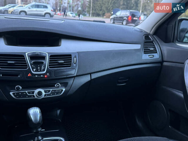 Серый Рено Лагуна, объемом двигателя 2 л и пробегом 199 тыс. км за 5499 $, фото 82 на Automoto.ua