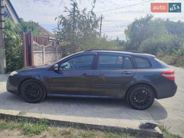 Рено Лагуна 2009 в Днепре (Днепропетровске) на Automoto.ua Серый Рено Лагуна, объемом двигателя 2 л и пробегом 365 тыс. км за 5800 $, фото 3 на Automoto.ua