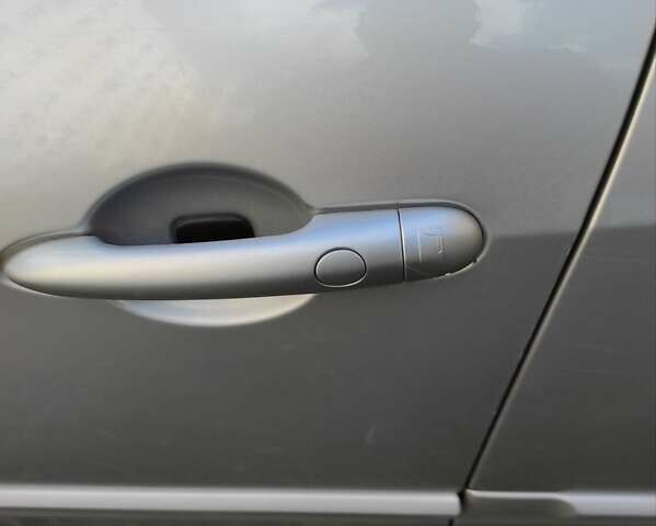 Рено Лагуна 2009 в Виннице на Automoto.ua Серый Рено Лагуна, объемом двигателя 2 л и пробегом 250 тыс. км за 7600 $, фото 14 на Automoto.ua