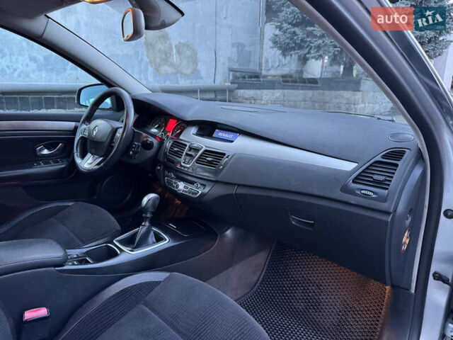 Серый Рено Лагуна, объемом двигателя 2 л и пробегом 199 тыс. км за 5499 $, фото 39 на Automoto.ua