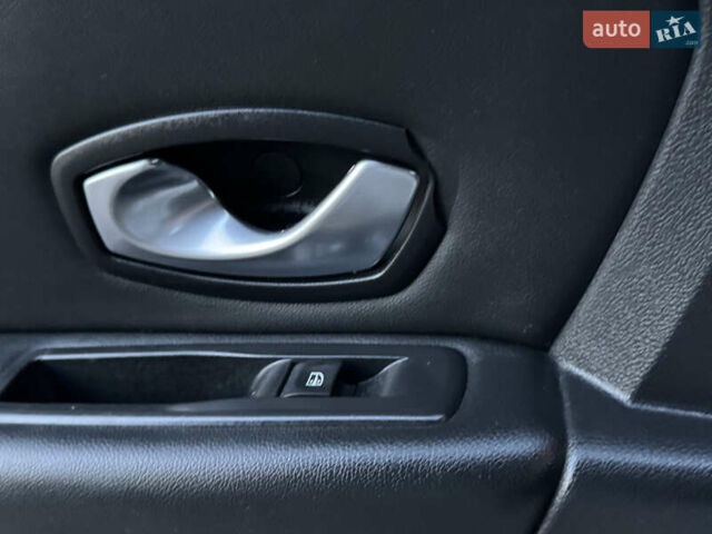 Серый Рено Лагуна, объемом двигателя 2 л и пробегом 199 тыс. км за 5499 $, фото 62 на Automoto.ua