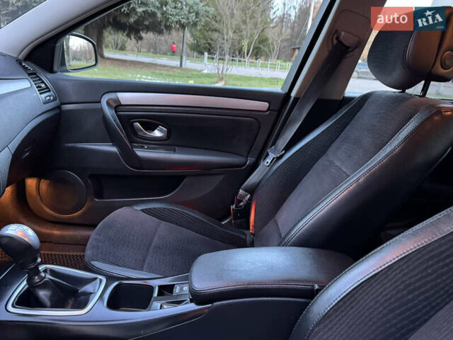 Серый Рено Лагуна, объемом двигателя 2 л и пробегом 199 тыс. км за 5499 $, фото 73 на Automoto.ua