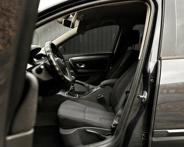 Сірий Рено Лагуна, об'ємом двигуна 1.5 л та пробігом 400 тис. км за 4850 $, фото 20 на Automoto.ua