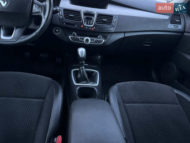 Серый Рено Лагуна, объемом двигателя 2 л и пробегом 199 тыс. км за 5499 $, фото 81 на Automoto.ua