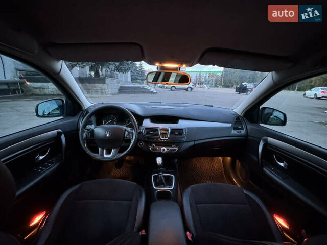 Серый Рено Лагуна, объемом двигателя 2 л и пробегом 199 тыс. км за 5499 $, фото 83 на Automoto.ua