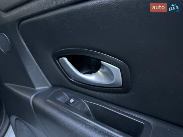 Серый Рено Лагуна, объемом двигателя 2 л и пробегом 199 тыс. км за 5499 $, фото 49 на Automoto.ua