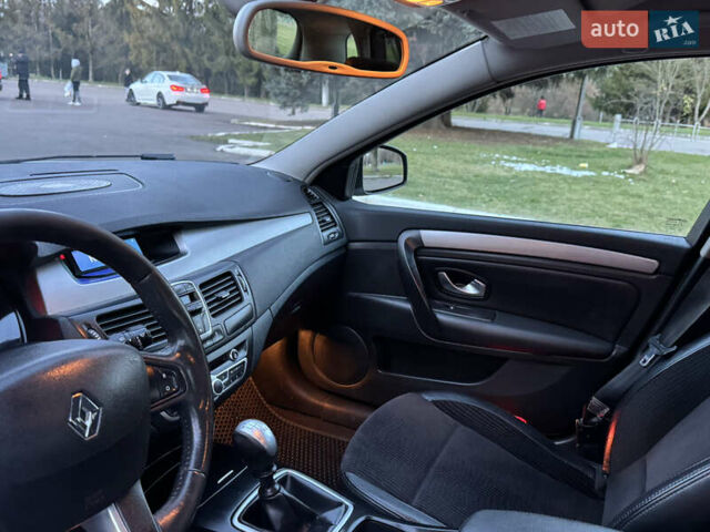 Серый Рено Лагуна, объемом двигателя 2 л и пробегом 199 тыс. км за 5499 $, фото 74 на Automoto.ua