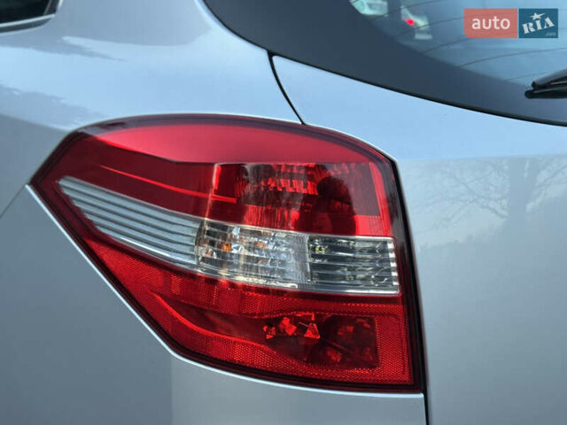 Серый Рено Лагуна, объемом двигателя 2 л и пробегом 199 тыс. км за 5499 $, фото 31 на Automoto.ua