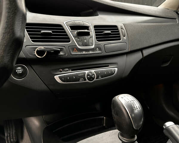 Сірий Рено Лагуна, об'ємом двигуна 1.5 л та пробігом 400 тис. км за 4850 $, фото 26 на Automoto.ua