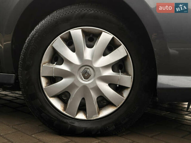 Сірий Рено Лагуна, об'ємом двигуна 1.5 л та пробігом 400 тис. км за 4850 $, фото 18 на Automoto.ua
