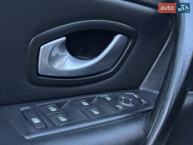 Серый Рено Лагуна, объемом двигателя 2 л и пробегом 199 тыс. км за 5499 $, фото 67 на Automoto.ua