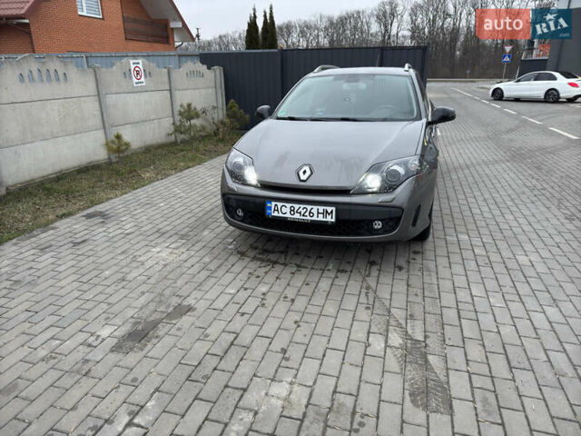 Серый Рено Лагуна, объемом двигателя 2 л и пробегом 258 тыс. км за 8000 $, фото 1 на Automoto.ua