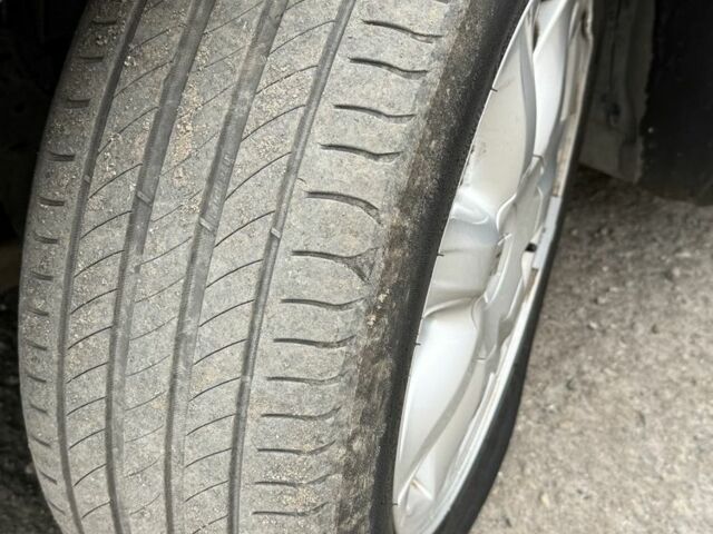 Рено Лагуна 2010 в Павлограде на Automoto.ua Серый Рено Лагуна, объемом двигателя 2 л и пробегом 244 тыс. км за 4150 $, фото 12 на Automoto.ua