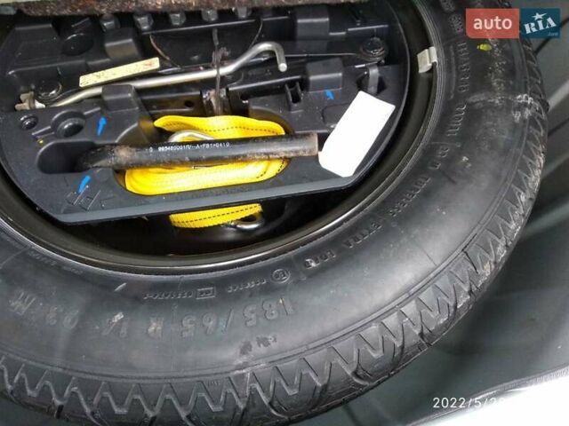 Серый Рено Лагуна, объемом двигателя 1.5 л и пробегом 178 тыс. км за 5500 $, фото 7 на Automoto.ua