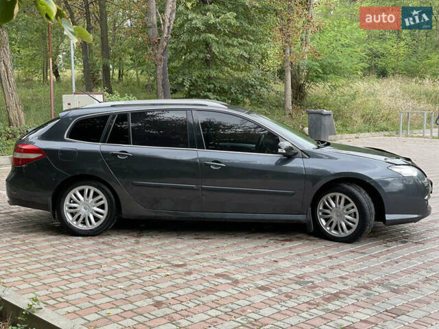 Серый Рено Лагуна, объемом двигателя 2 л и пробегом 299 тыс. км за 6800 $, фото 4 на Automoto.ua
