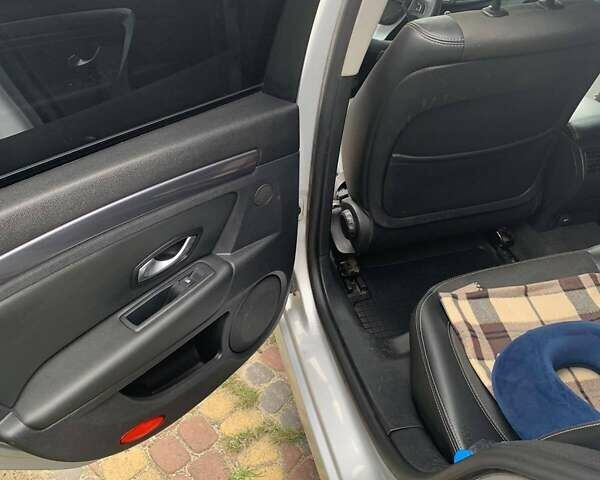 Серый Рено Лагуна, объемом двигателя 2 л и пробегом 306 тыс. км за 6000 $, фото 10 на Automoto.ua