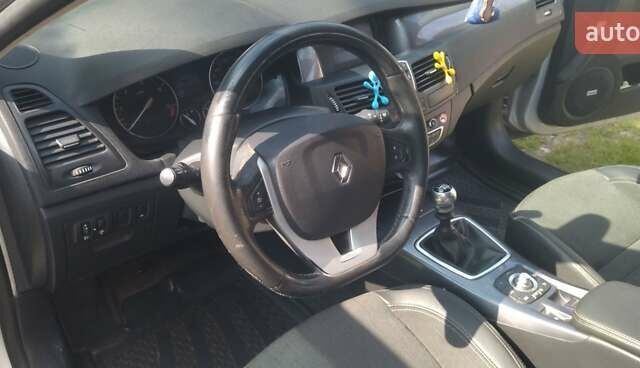 Серый Рено Лагуна, объемом двигателя 1.5 л и пробегом 290 тыс. км за 5650 $, фото 8 на Automoto.ua