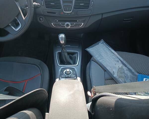 Серый Рено Лагуна, объемом двигателя 1.5 л и пробегом 150 тыс. км за 7500 $, фото 14 на Automoto.ua