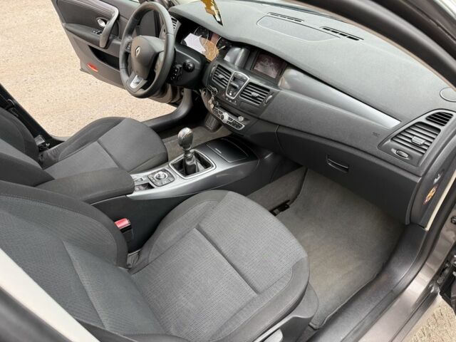 Рено Лагуна 2010 в Павлограде на Automoto.ua Серый Рено Лагуна, объемом двигателя 2 л и пробегом 244 тыс. км за 4150 $, фото 20 на Automoto.ua