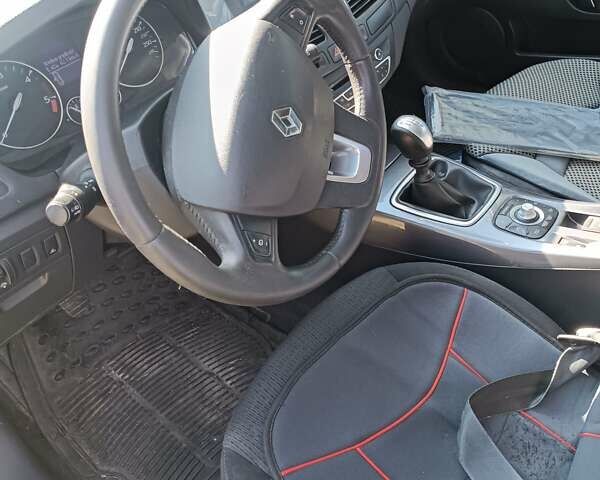 Серый Рено Лагуна, объемом двигателя 1.5 л и пробегом 150 тыс. км за 7500 $, фото 9 на Automoto.ua