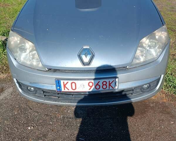 Серый Рено Лагуна, объемом двигателя 1.5 л и пробегом 150 тыс. км за 7500 $, фото 4 на Automoto.ua
