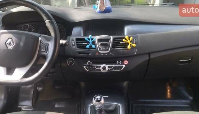 Серый Рено Лагуна, объемом двигателя 1.5 л и пробегом 290 тыс. км за 5650 $, фото 12 на Automoto.ua