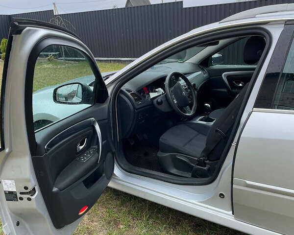 Сірий Рено Лагуна, об'ємом двигуна 1.46 л та пробігом 162 тис. км за 7700 $, фото 9 на Automoto.ua