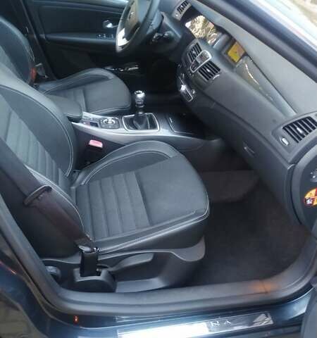 Серый Рено Лагуна, объемом двигателя 2 л и пробегом 305 тыс. км за 7300 $, фото 3 на Automoto.ua