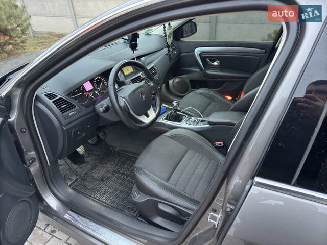 Серый Рено Лагуна, объемом двигателя 2 л и пробегом 258 тыс. км за 8000 $, фото 7 на Automoto.ua