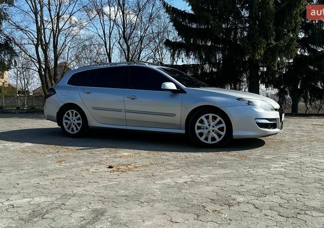 Серый Рено Лагуна, объемом двигателя 2 л и пробегом 300 тыс. км за 7800 $, фото 5 на Automoto.ua