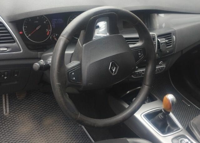 Сірий Рено Лагуна, об'ємом двигуна 1.5 л та пробігом 417 тис. км за 6800 $, фото 3 на Automoto.ua