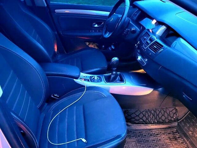 Серый Рено Лагуна, объемом двигателя 1.5 л и пробегом 290 тыс. км за 5900 $, фото 2 на Automoto.ua