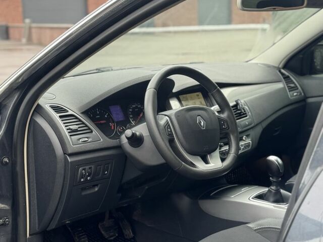 Серый Рено Лагуна, объемом двигателя 1.5 л и пробегом 280 тыс. км за 3000 $, фото 13 на Automoto.ua