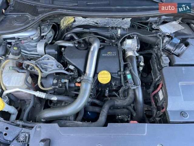 Серый Рено Лагуна, объемом двигателя 1.46 л и пробегом 285 тыс. км за 7000 $, фото 82 на Automoto.ua