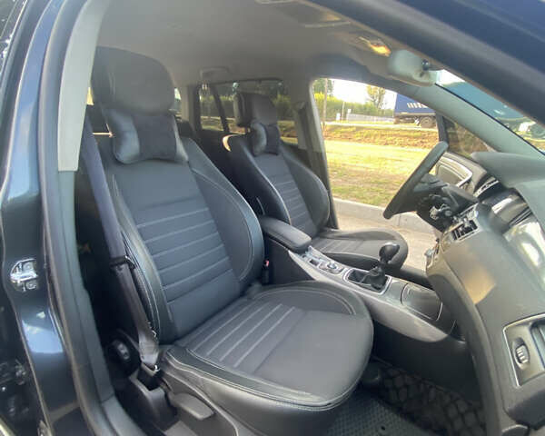 Серый Рено Лагуна, объемом двигателя 1.5 л и пробегом 275 тыс. км за 6150 $, фото 27 на Automoto.ua