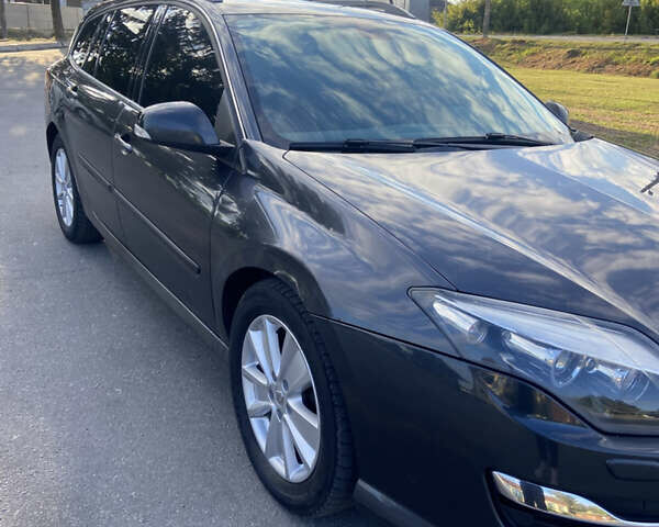 Серый Рено Лагуна, объемом двигателя 1.5 л и пробегом 275 тыс. км за 6150 $, фото 2 на Automoto.ua