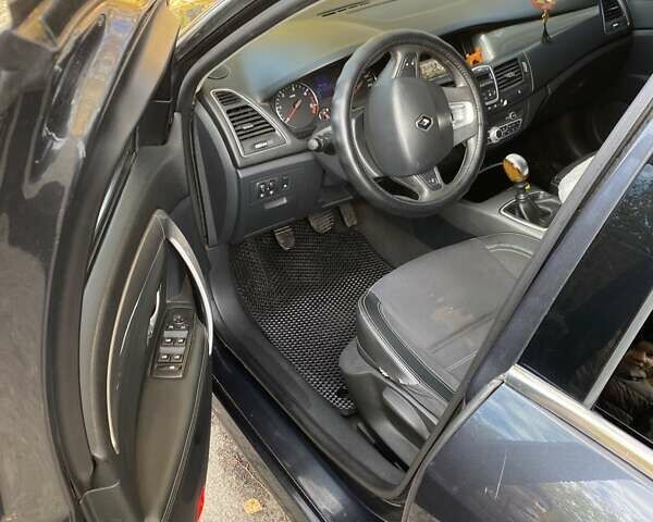 Серый Рено Лагуна, объемом двигателя 1.46 л и пробегом 294 тыс. км за 6000 $, фото 11 на Automoto.ua