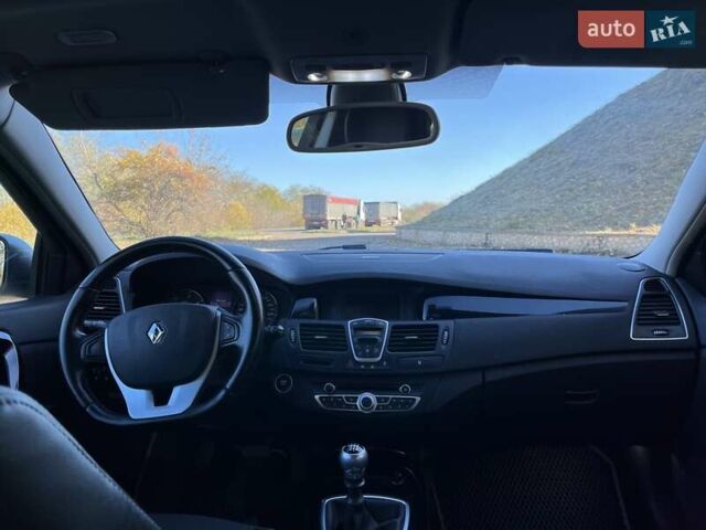 Серый Рено Лагуна, объемом двигателя 1.46 л и пробегом 285 тыс. км за 7000 $, фото 56 на Automoto.ua