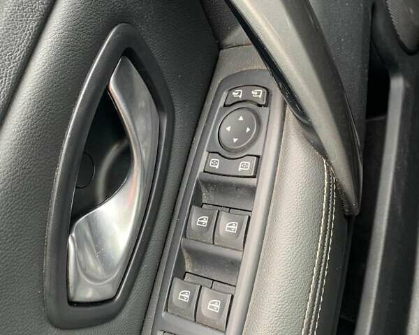 Сірий Рено Лагуна, об'ємом двигуна 2 л та пробігом 335 тис. км за 7600 $, фото 2 на Automoto.ua